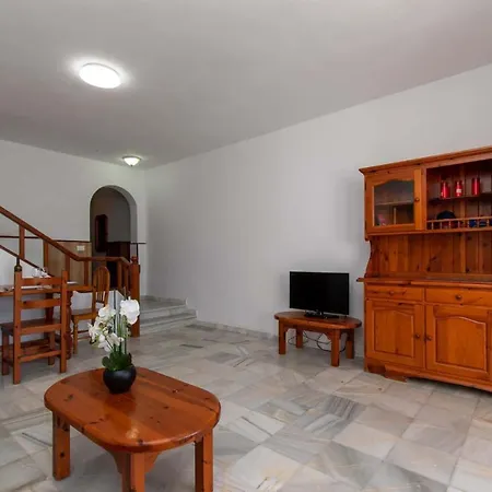 Villa Park Santiago Iii 139 - Three Bed